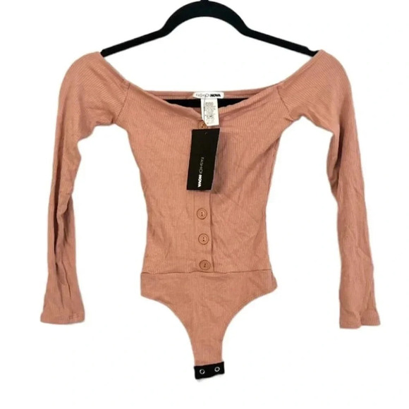 Fashion Nova Blush Pink Button Front Off Shoulder Ribbed Body Suit XS NWT - Picture 1 of 9